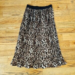 Ellison Size M Cheetah/Leopard Print Pleated Midi Skirt Elastic Waist Satin